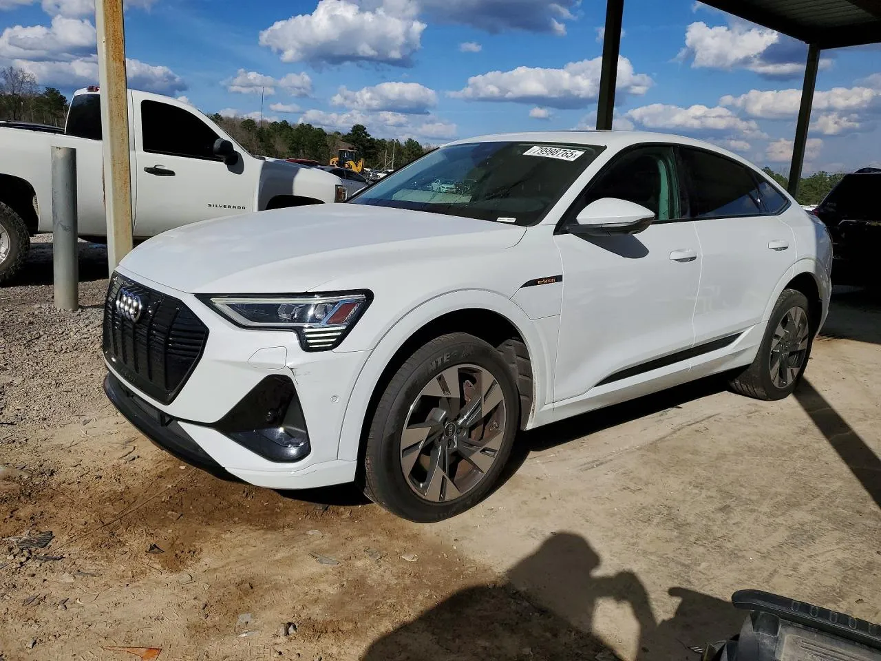 Audi e-tron - фото 2