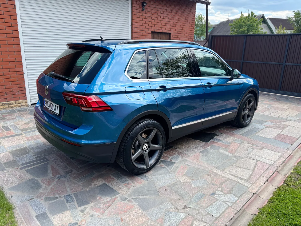 Volkswagen Tiguan - фото 4