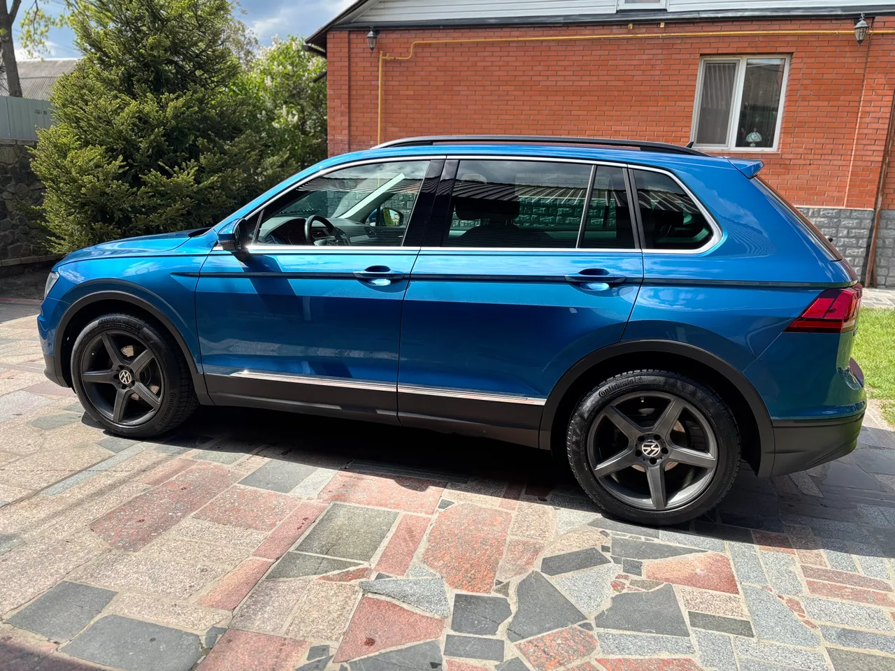 Volkswagen Tiguan - фото 7
