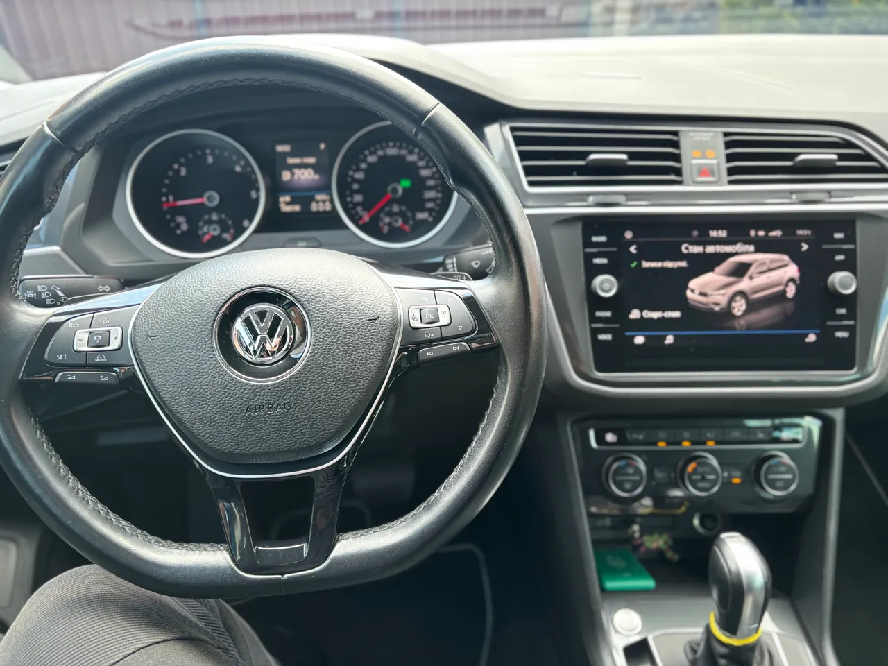 Volkswagen Tiguan - фото 14