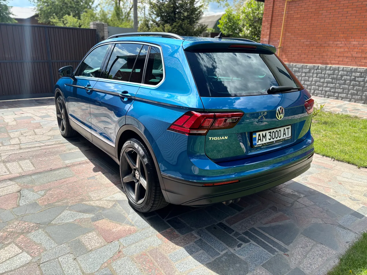 Volkswagen Tiguan - фото 6