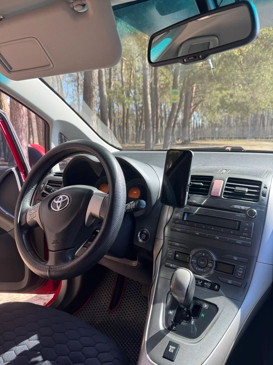 Toyota Auris - фото 5