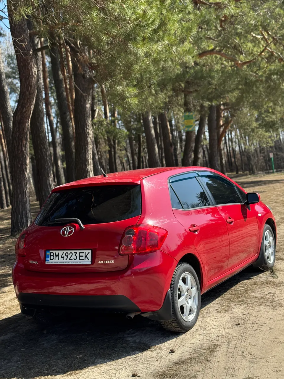 Toyota Auris - фото 2