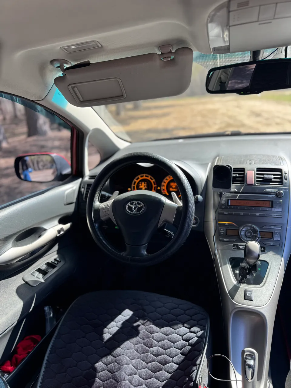 Toyota Auris - фото 8