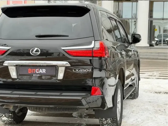 Lexus LX - фото 1
