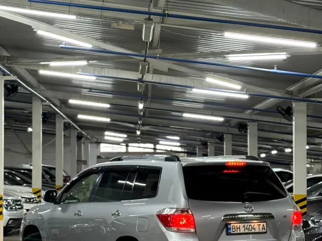 Toyota Highlander - фото 5