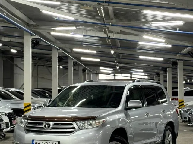 Toyota Highlander - фото 3