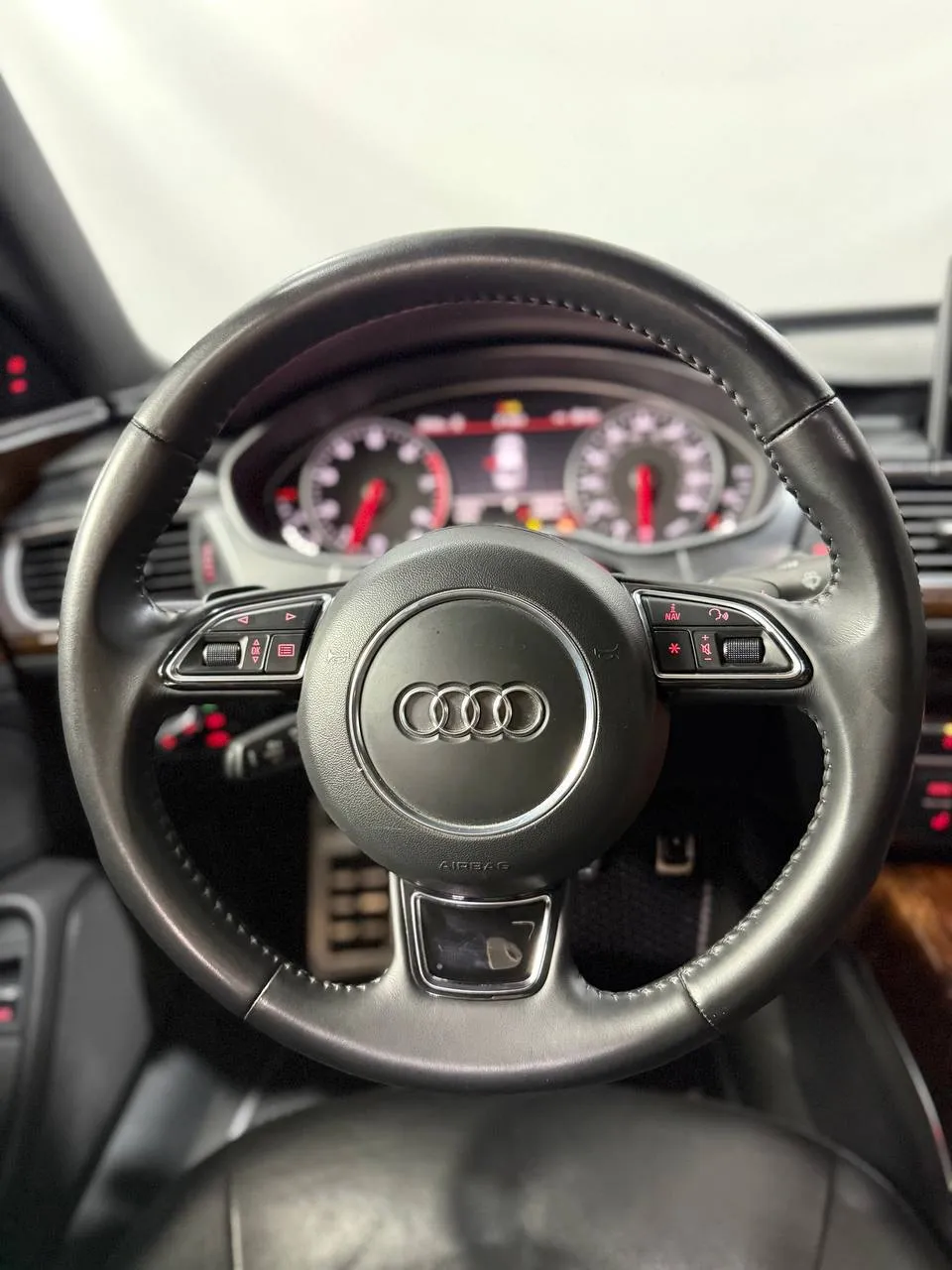 Audi A6 - фото 9