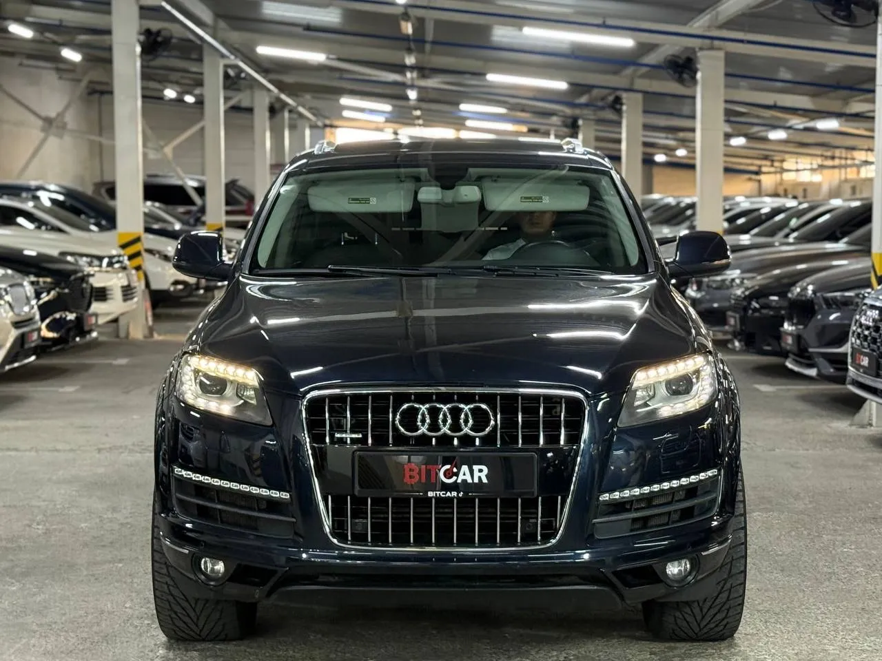 Audi Q7 - фото 2