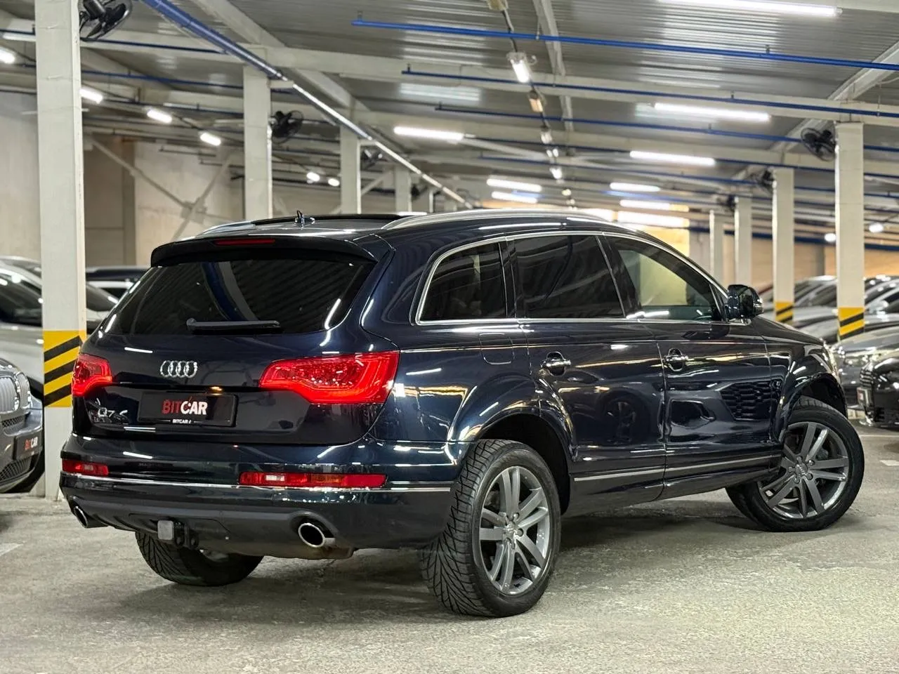 Audi Q7 - фото 6