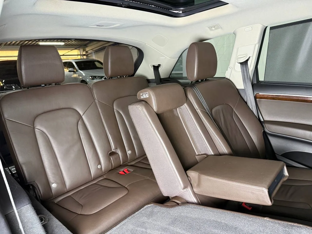 Audi Q7 - фото 9