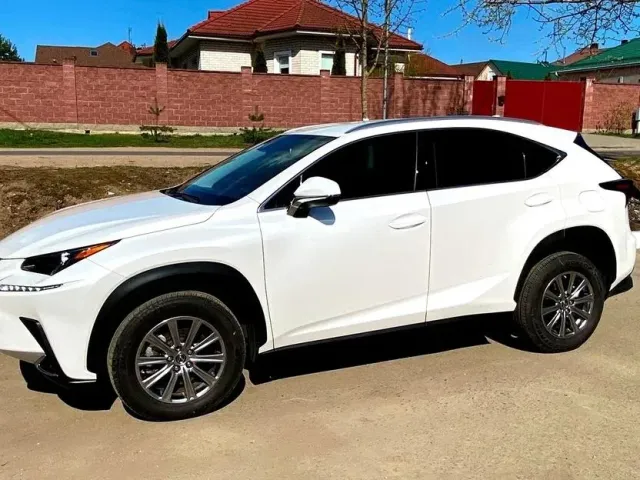 Lexus NX - фото 2