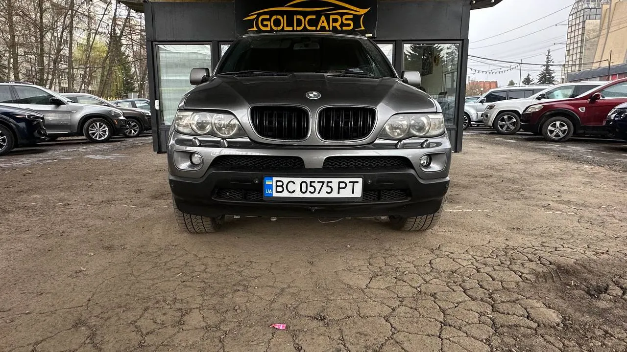 BMW X5 - фото 1