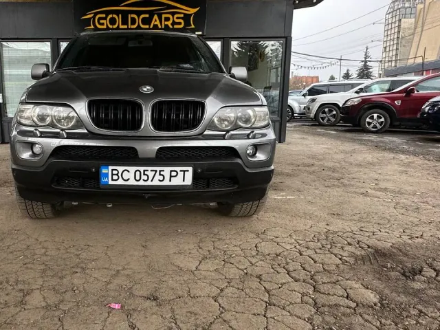 BMW X5 - фото 1