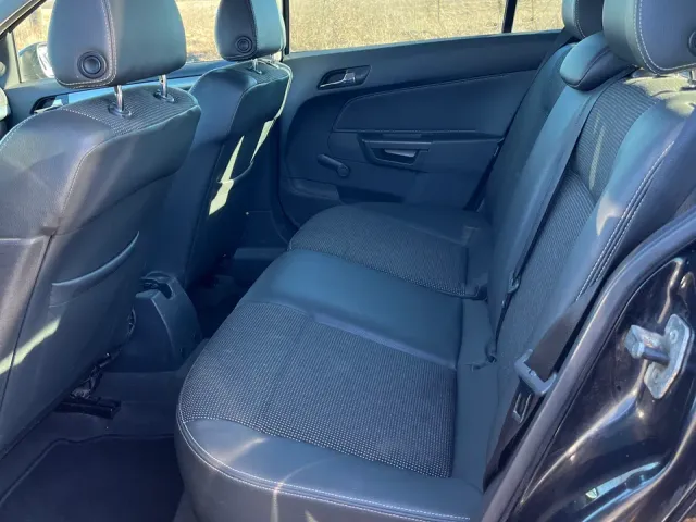 Opel Astra - фото 5