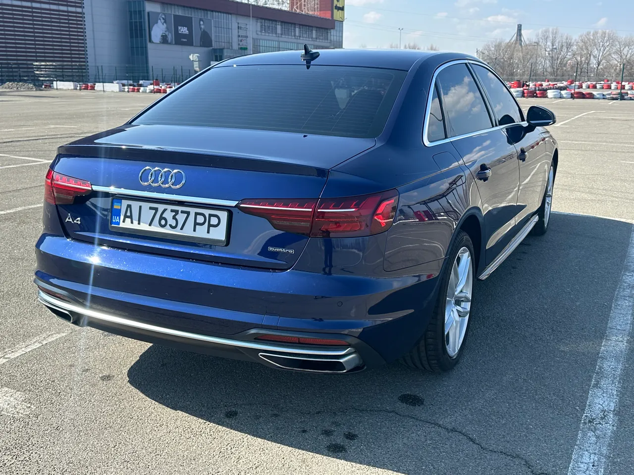 Audi A4 - фото 26