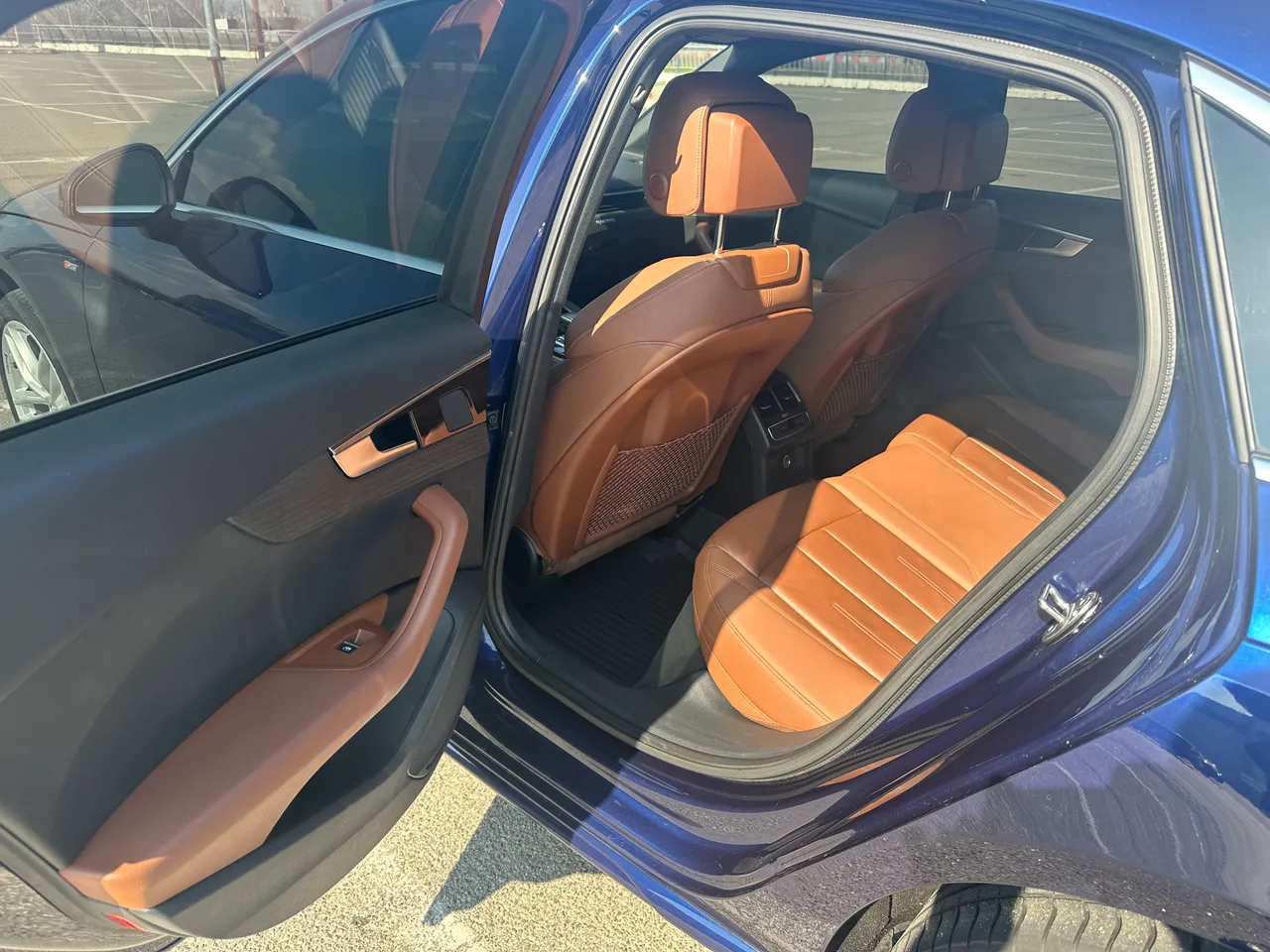 Audi A4 - фото 18