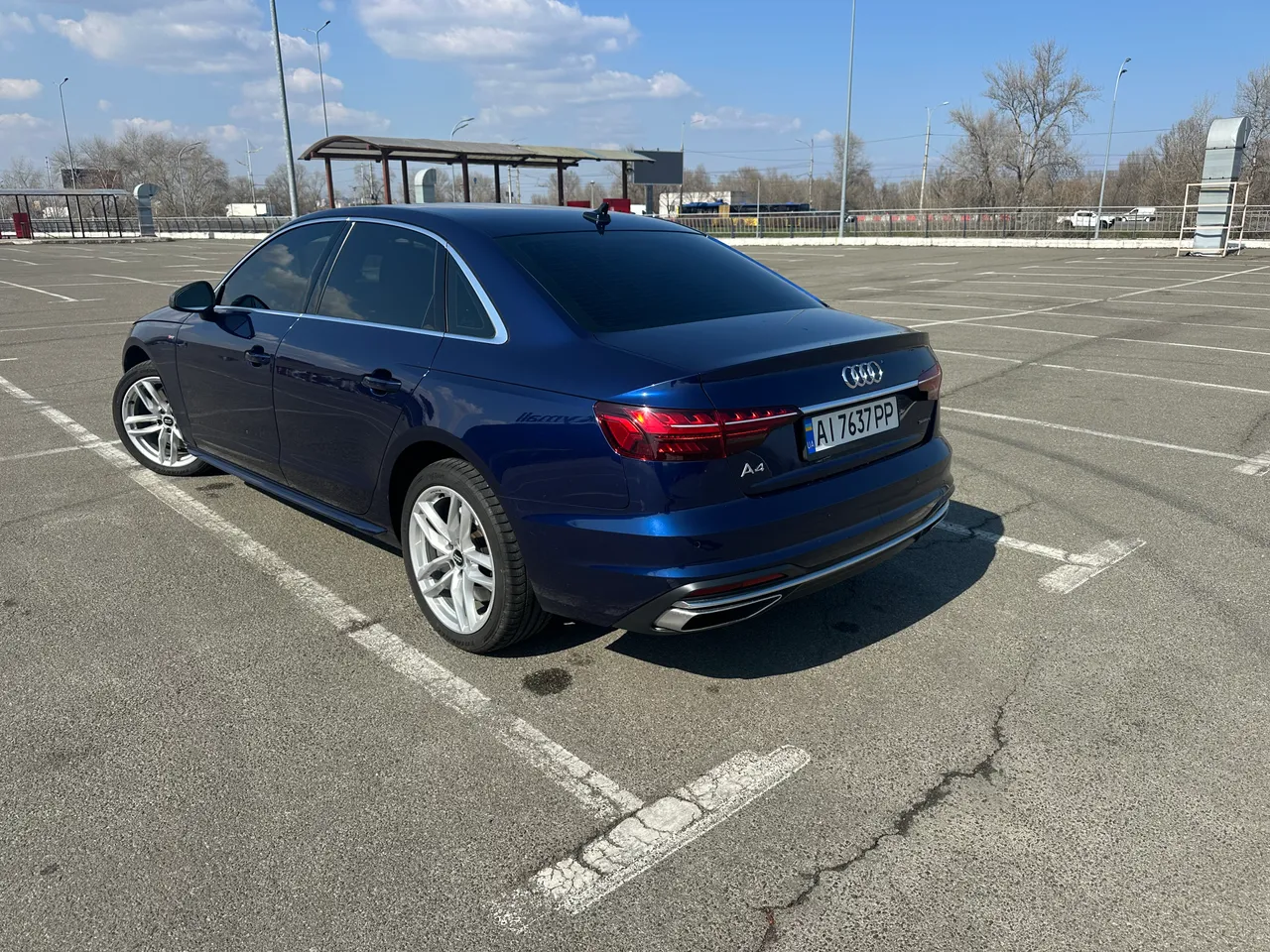 Audi A4 - фото 6