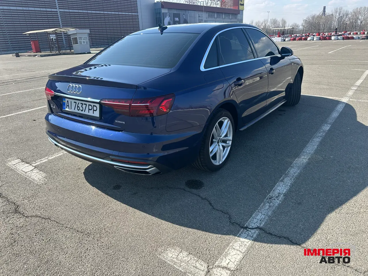 Audi A4 - фото 4