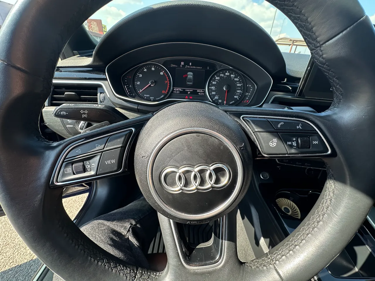 Audi A4 - фото 10