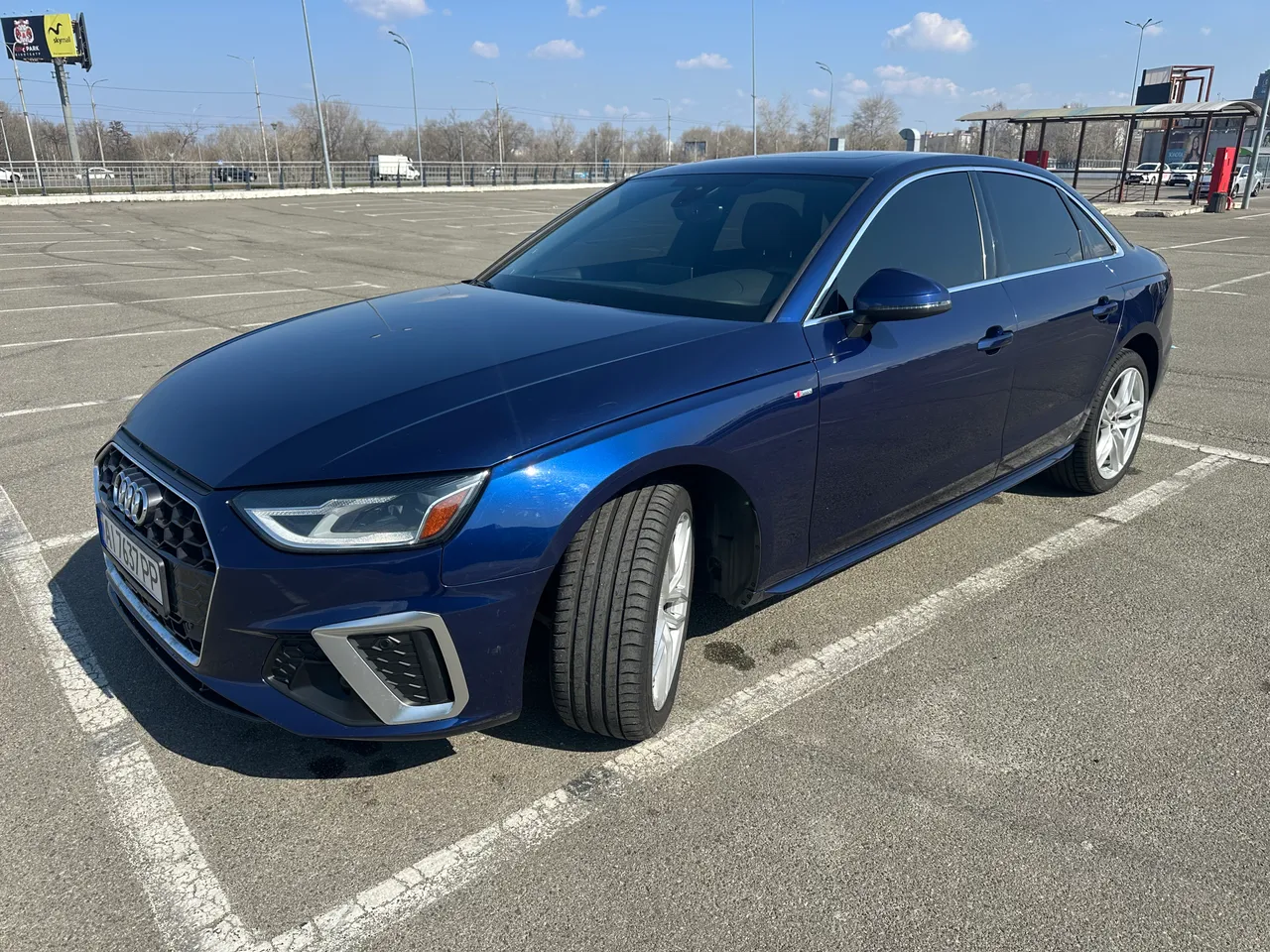 Audi A4 - фото 1