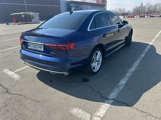 Audi A4 - фото 4