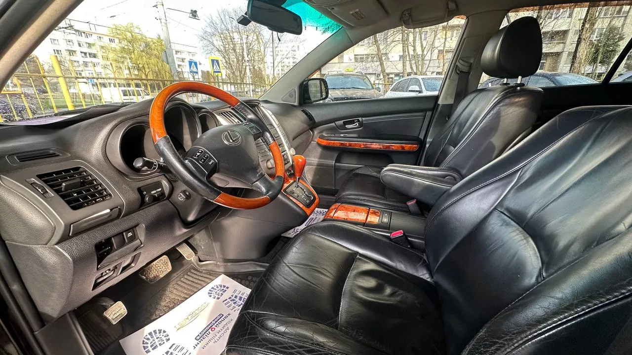 Lexus RX - фото 6