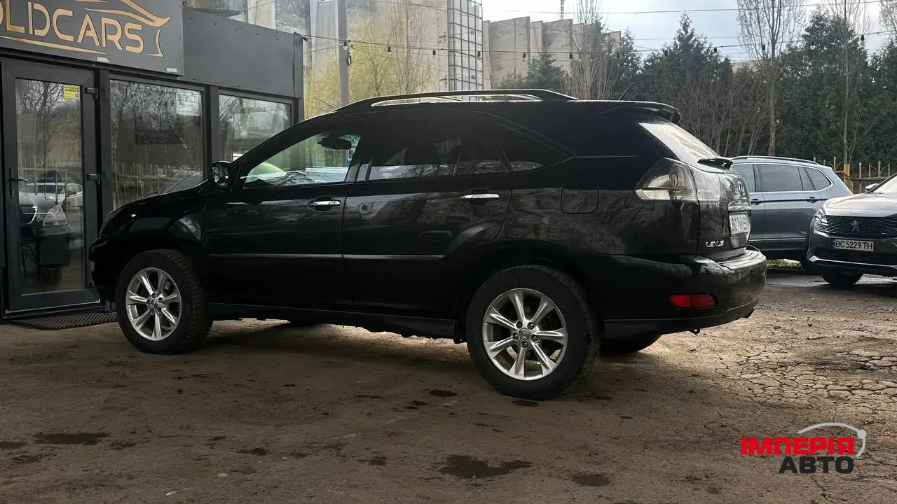 Lexus RX - фото 10