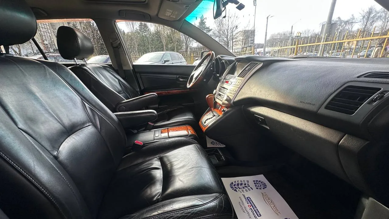 Lexus RX - фото 4
