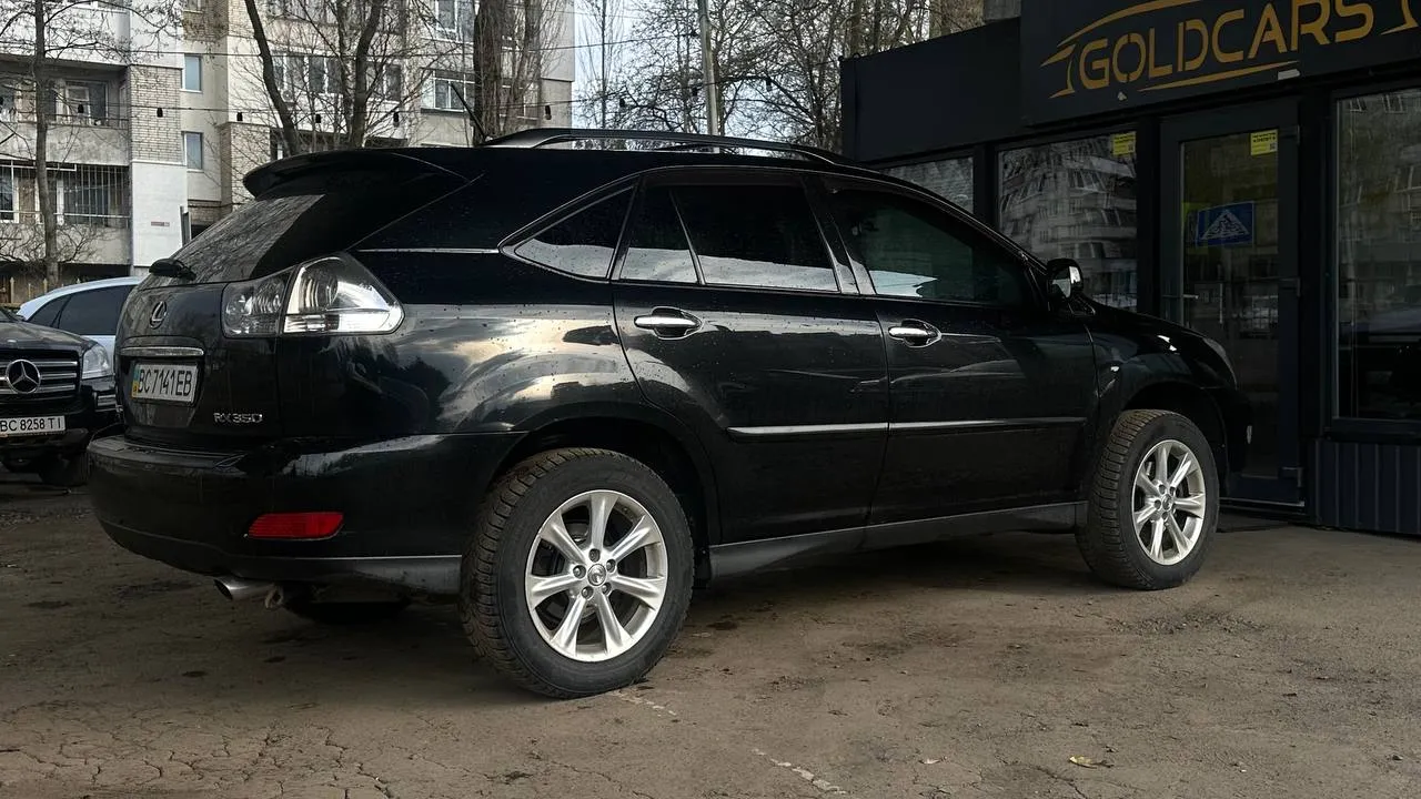 Lexus RX - фото 8