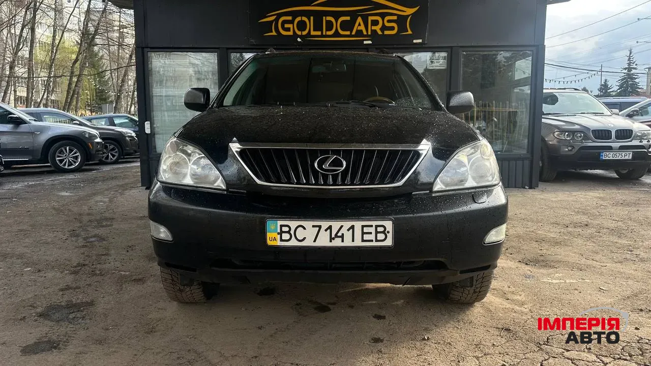 Lexus RX - фото 1