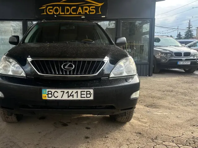 Lexus RX - фото 1