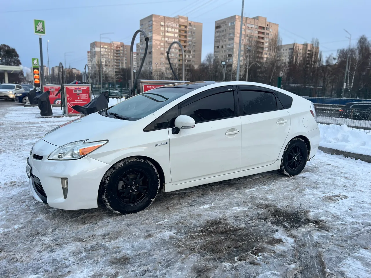 Toyota Prius - фото 2