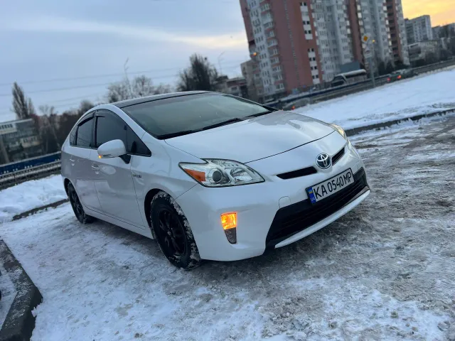 Toyota Prius - фото 1