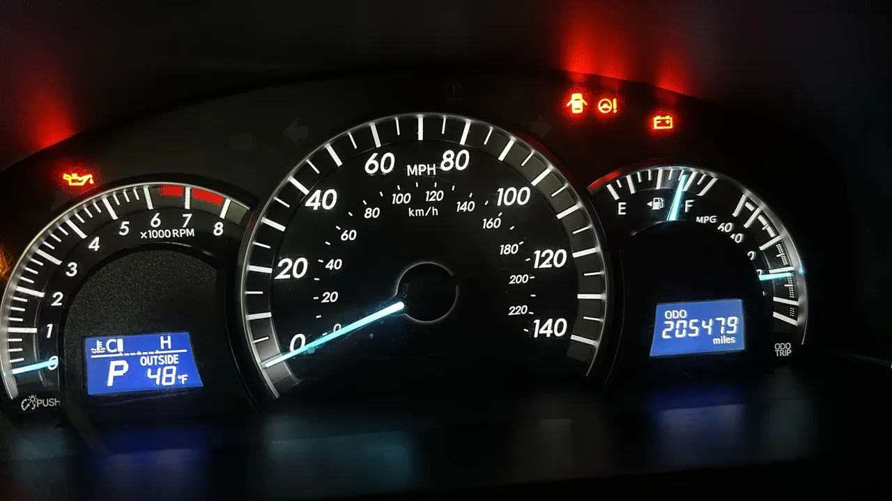 Toyota Camry - фото 12