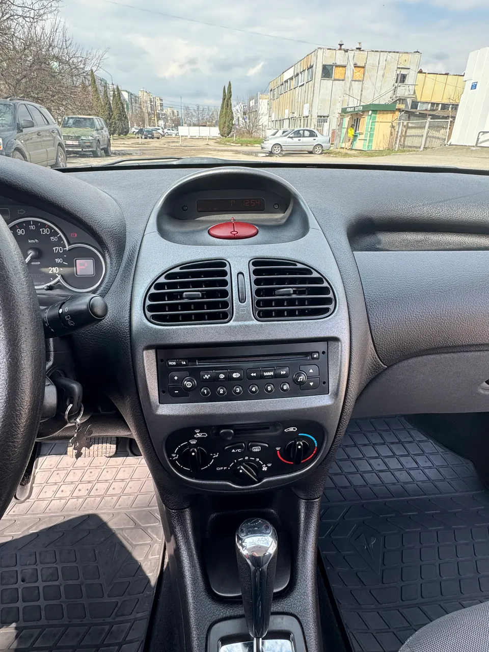 Peugeot 206 - фото 17