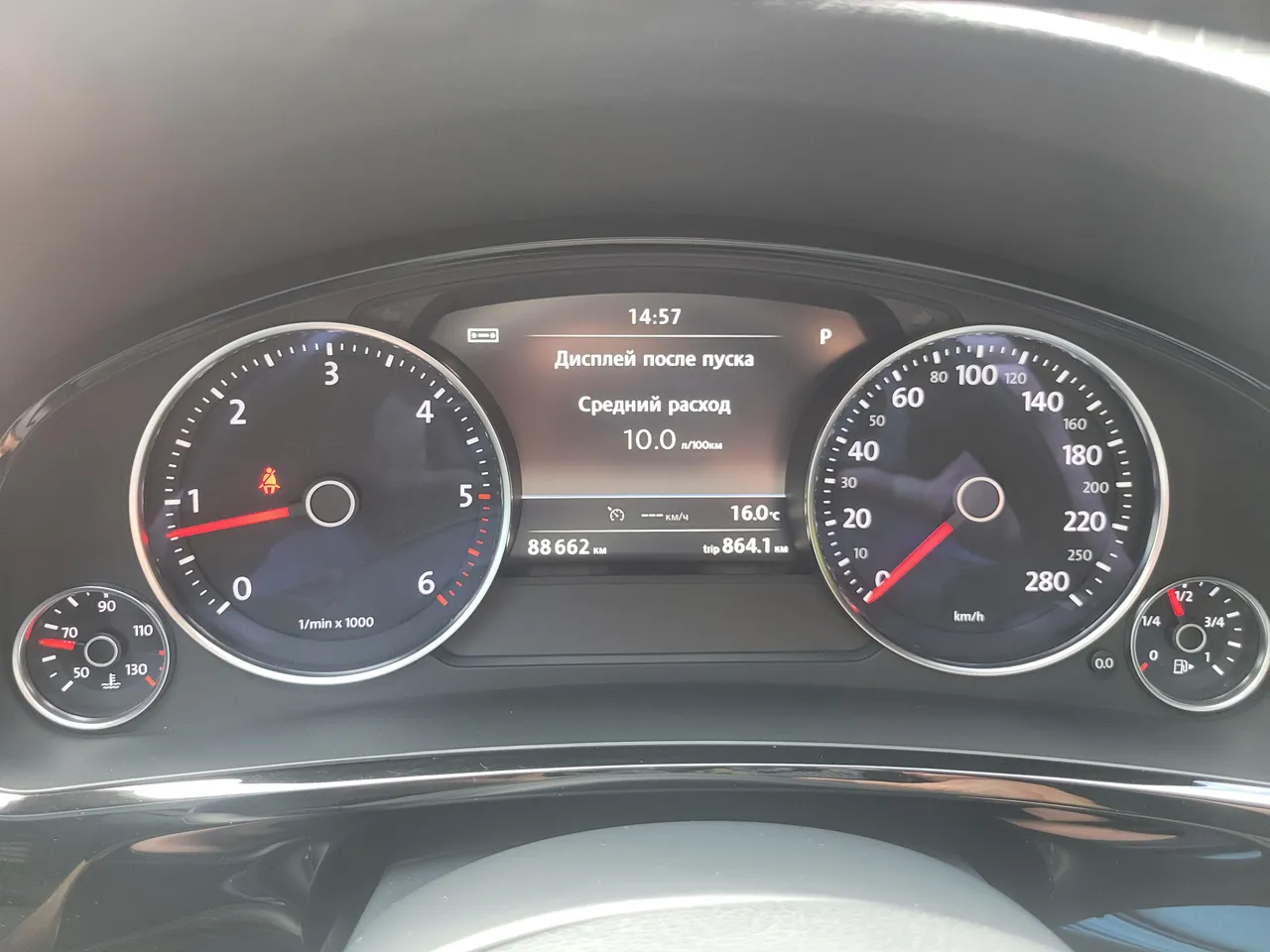 Volkswagen Touareg - фото 12