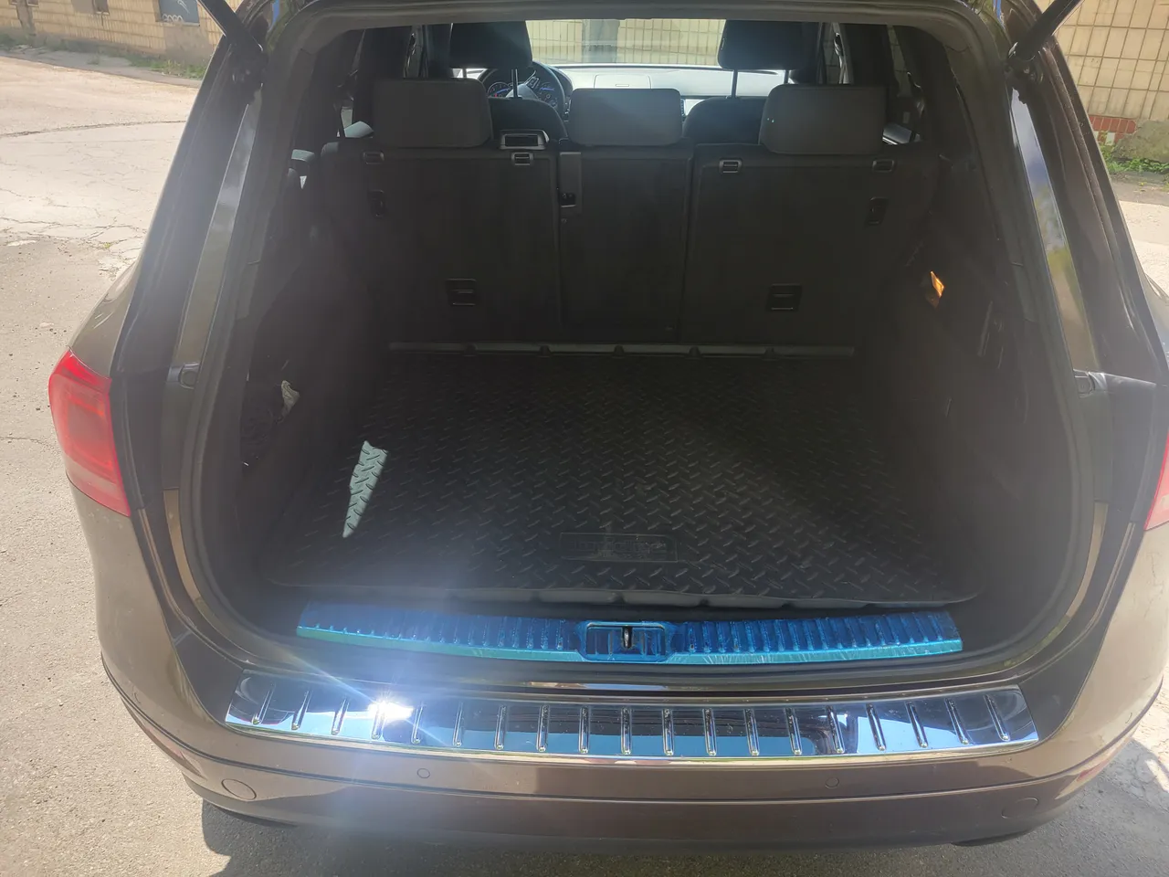 Volkswagen Touareg - фото 3