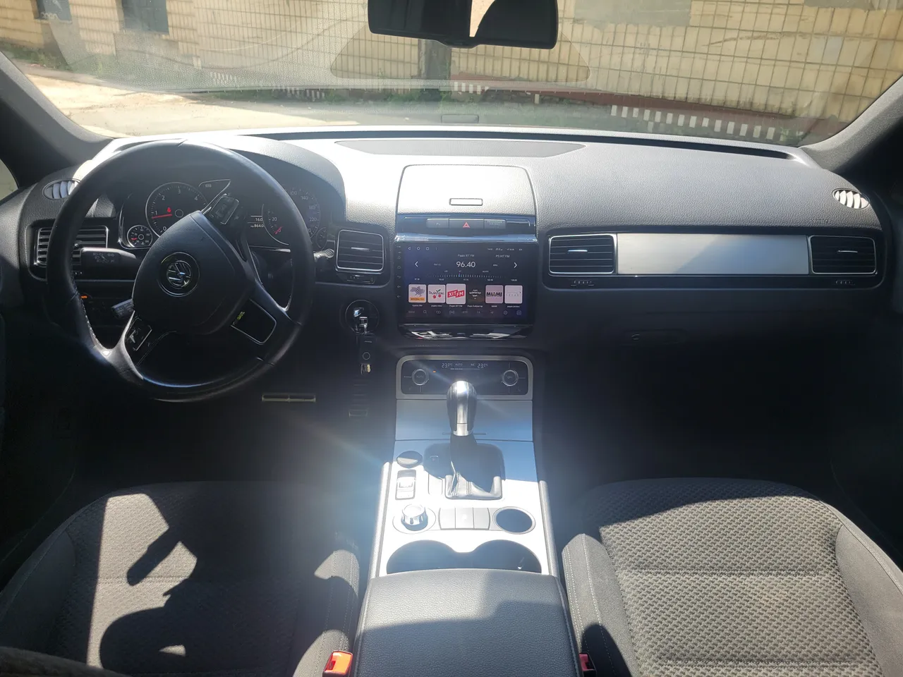 Volkswagen Touareg - фото 11