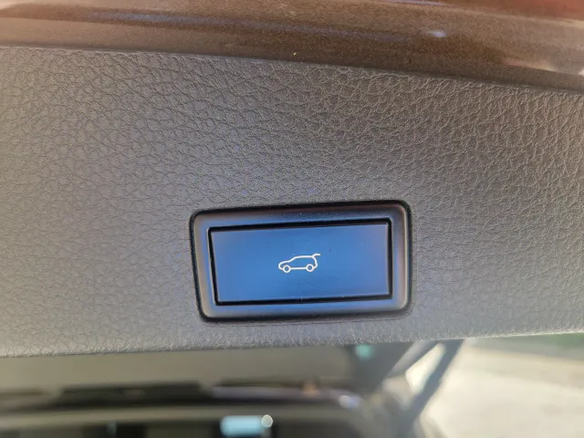 Volkswagen Touareg - фото 4