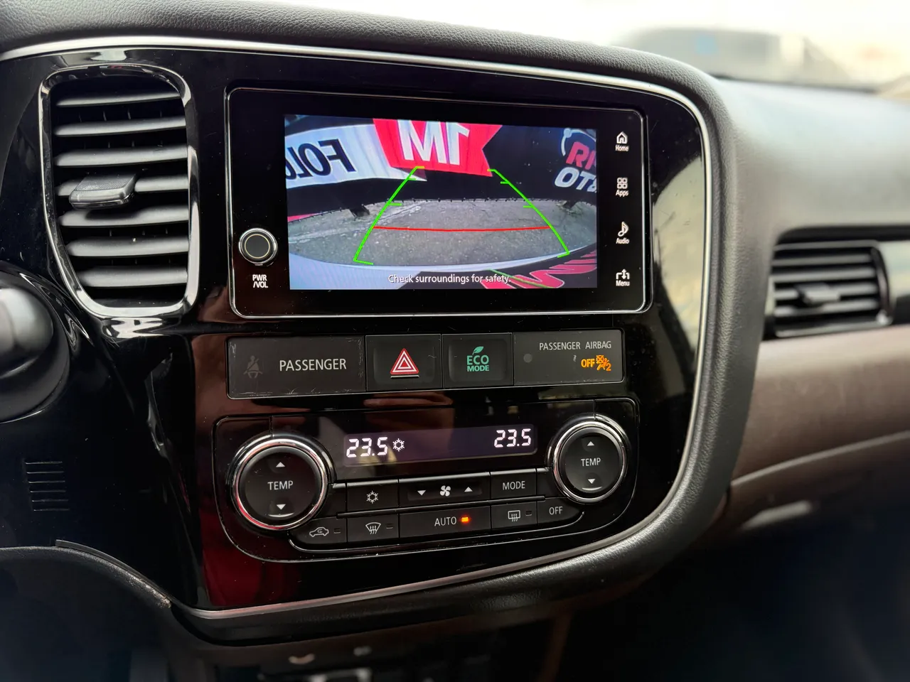 Mitsubishi Outlander - фото 12