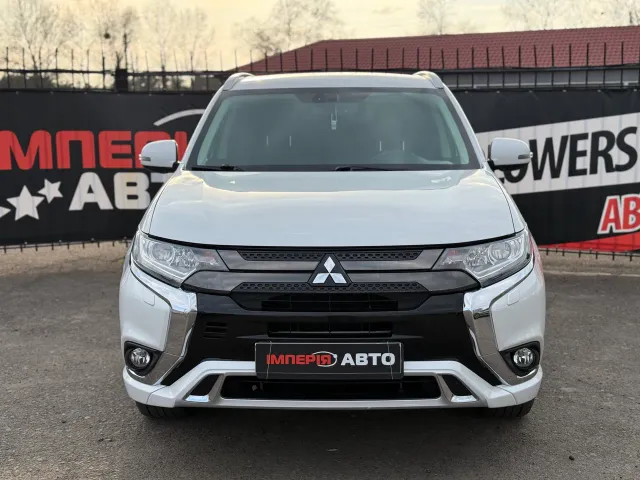 Mitsubishi Outlander - фото 2
