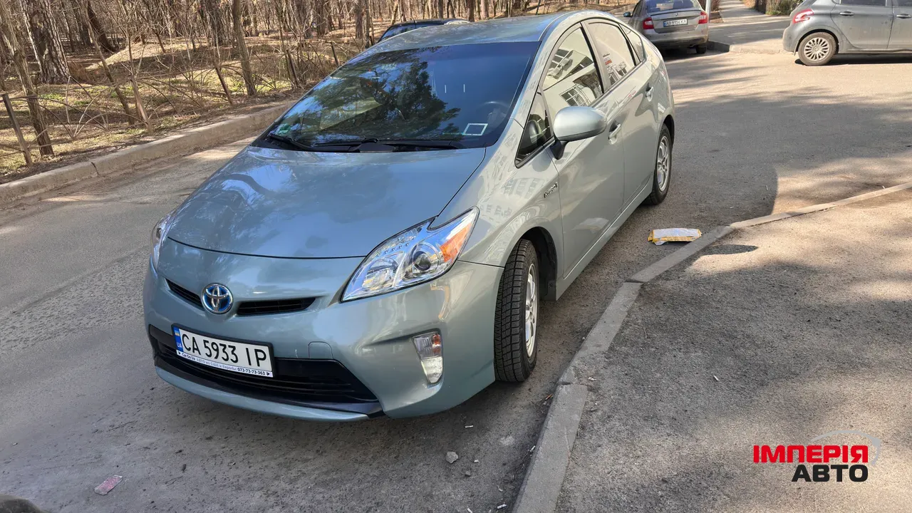 Toyota Prius - фото 1