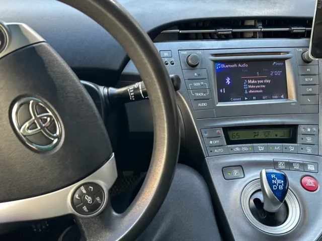 Toyota Prius - фото 4