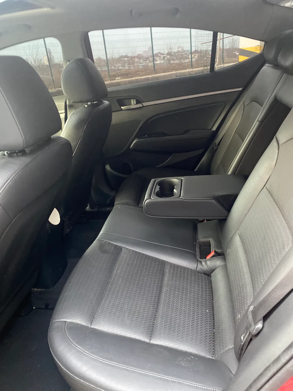 Hyundai Elantra - фото 4
