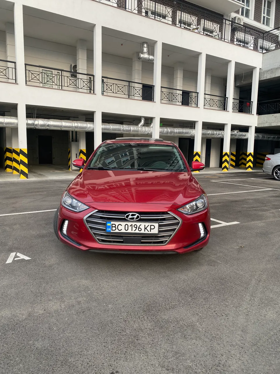 Hyundai Elantra - фото 1