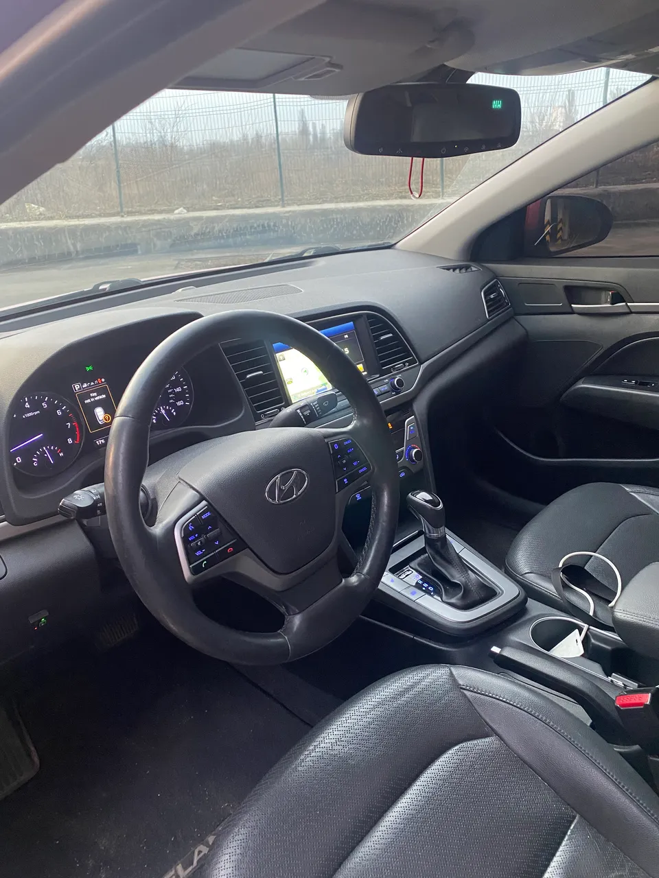 Hyundai Elantra - фото 5
