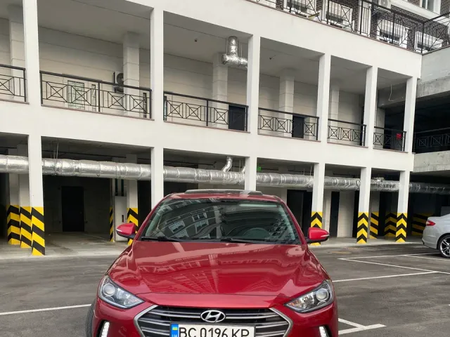 Hyundai Elantra - фото 1