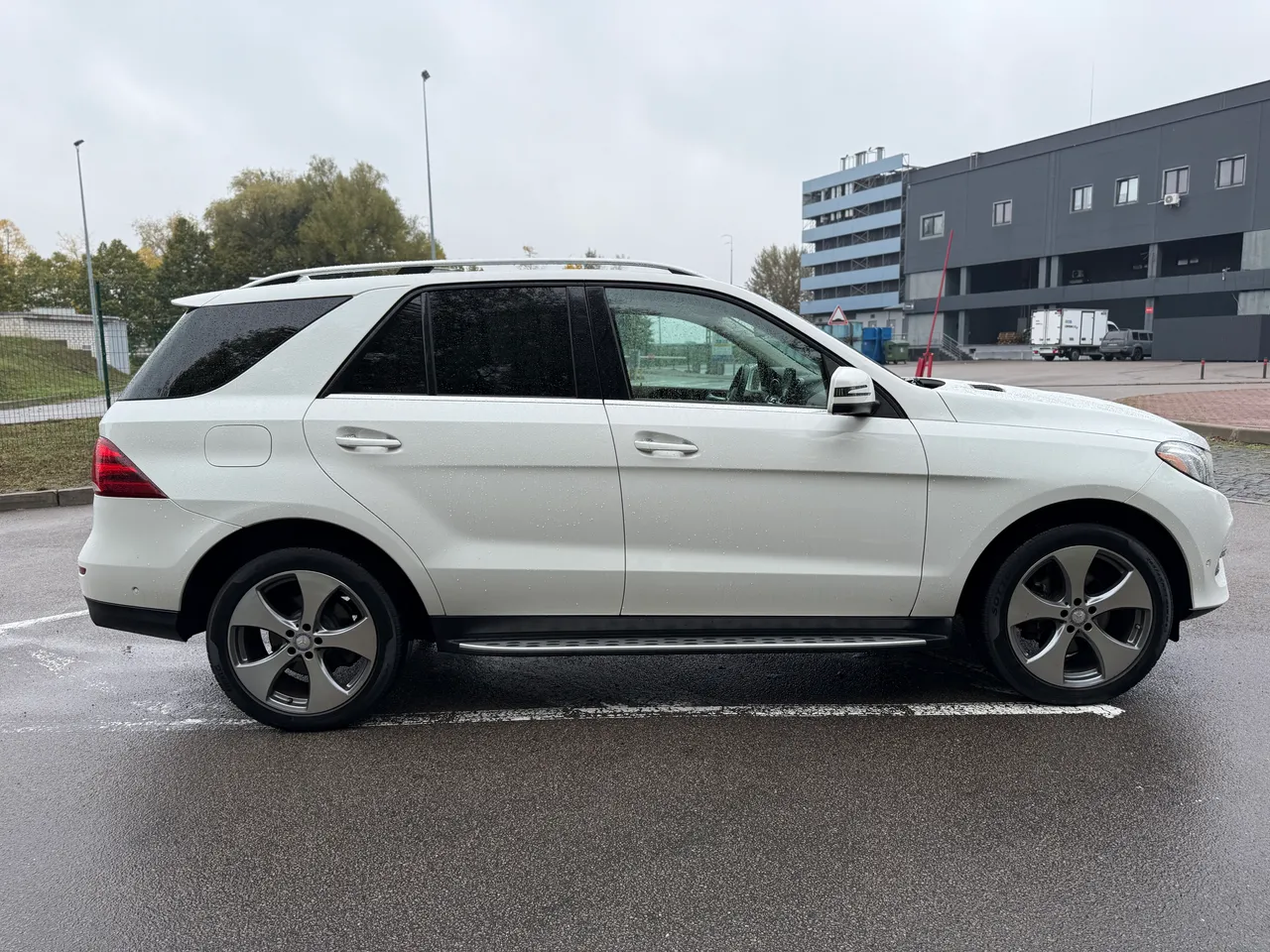 Mercedes-Benz GLE - фото 12