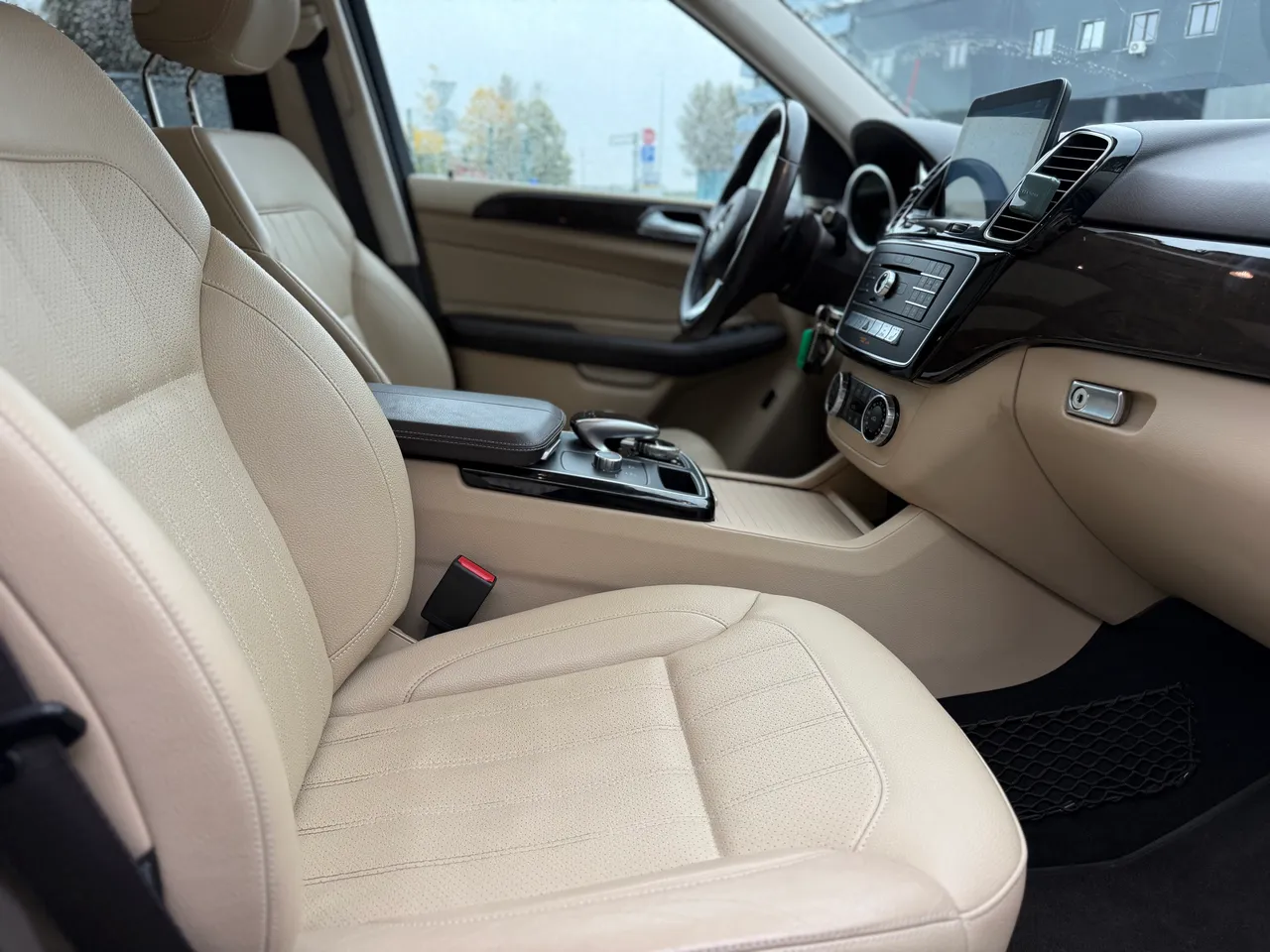 Mercedes-Benz GLE - фото 14